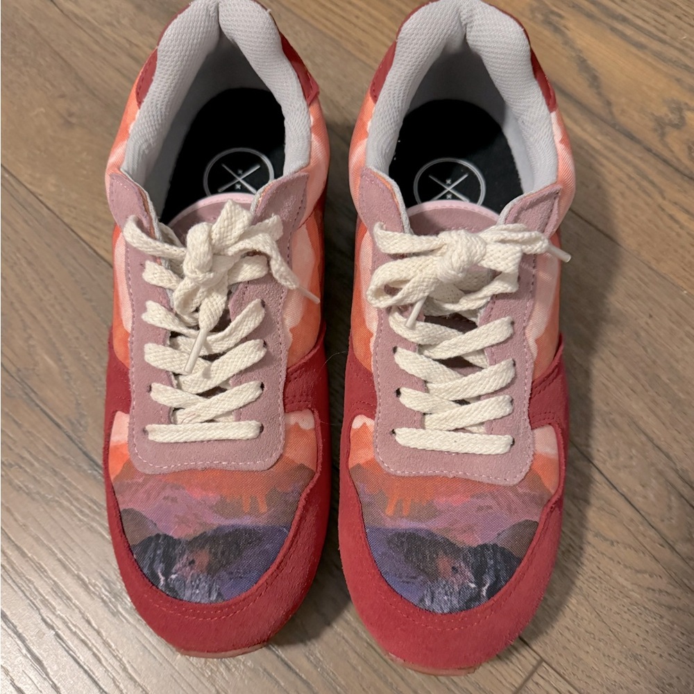 Women’s Fashion Sneakers